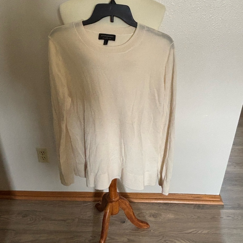 Banana Republic Men's Cream Crewneck Sweater